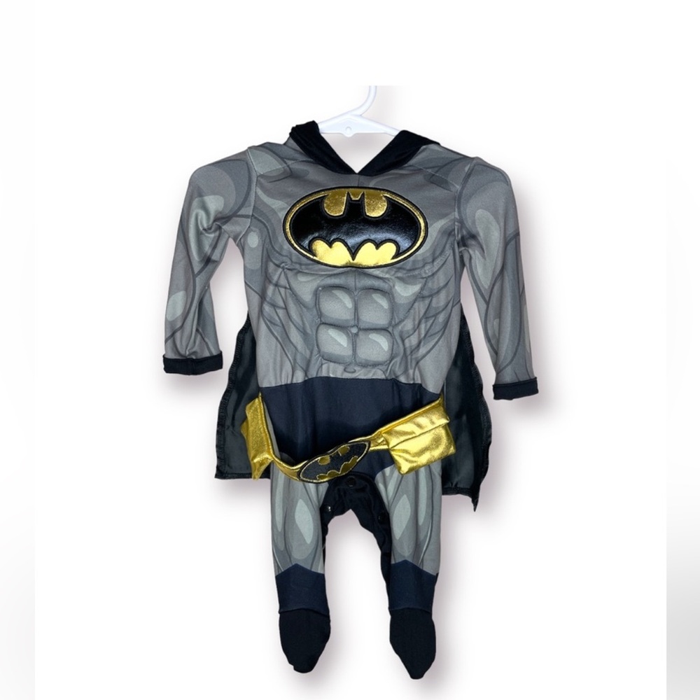 Heroic Adventure Costume with Cape - Gray and Gold